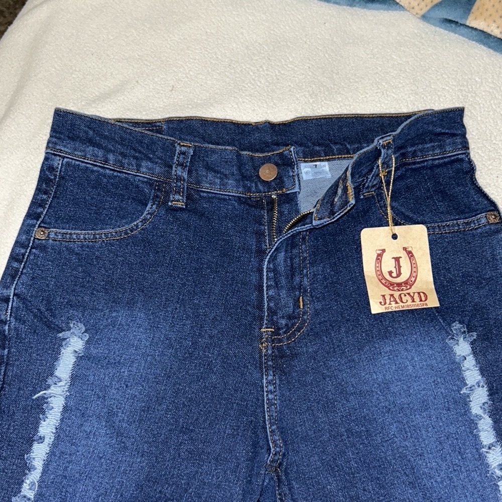 These pants did not fit very good condition,not worn at all,dark washed boot cut